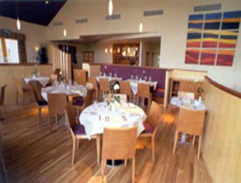 Ramada Hotel And Suites At Lough Allen Drumshanbo Restaurant photo